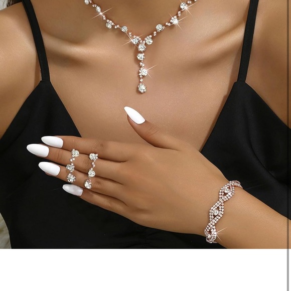 NWT ROSE GOLD RHINESTONE JEWELRY SET - Picture 3 of 6